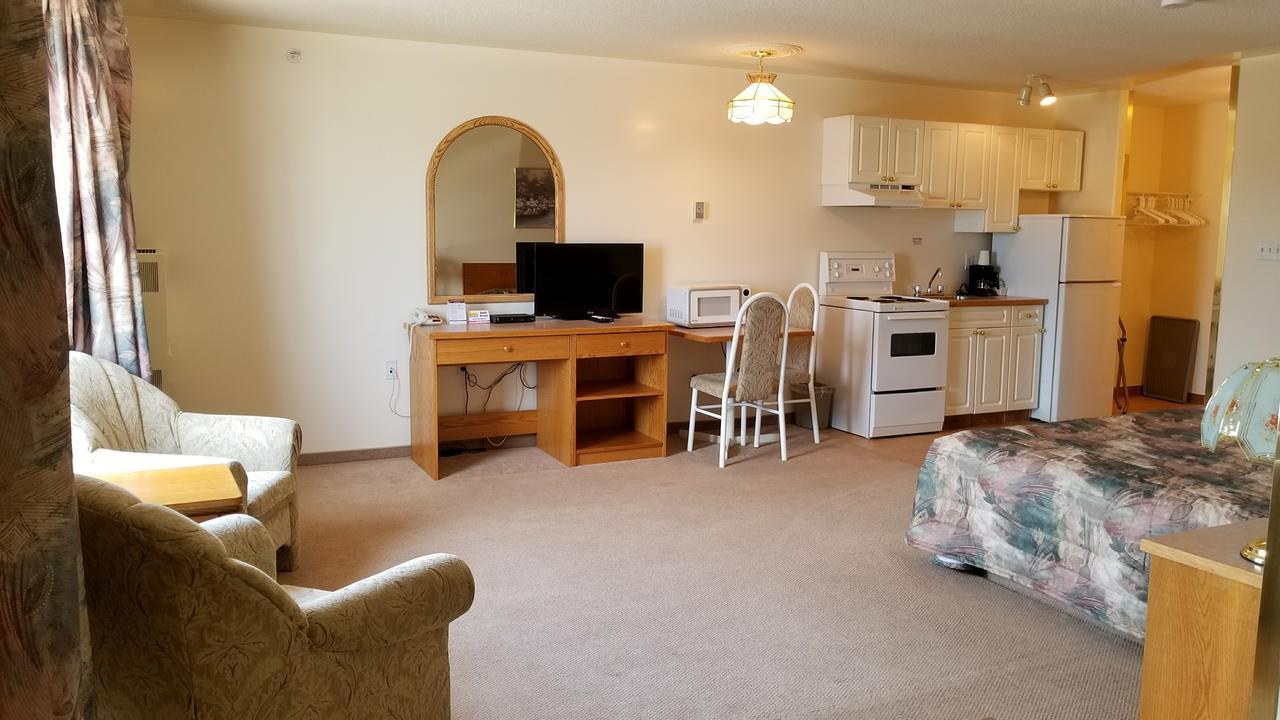 Western Budget Motel Cold Lake Экстерьер фото
