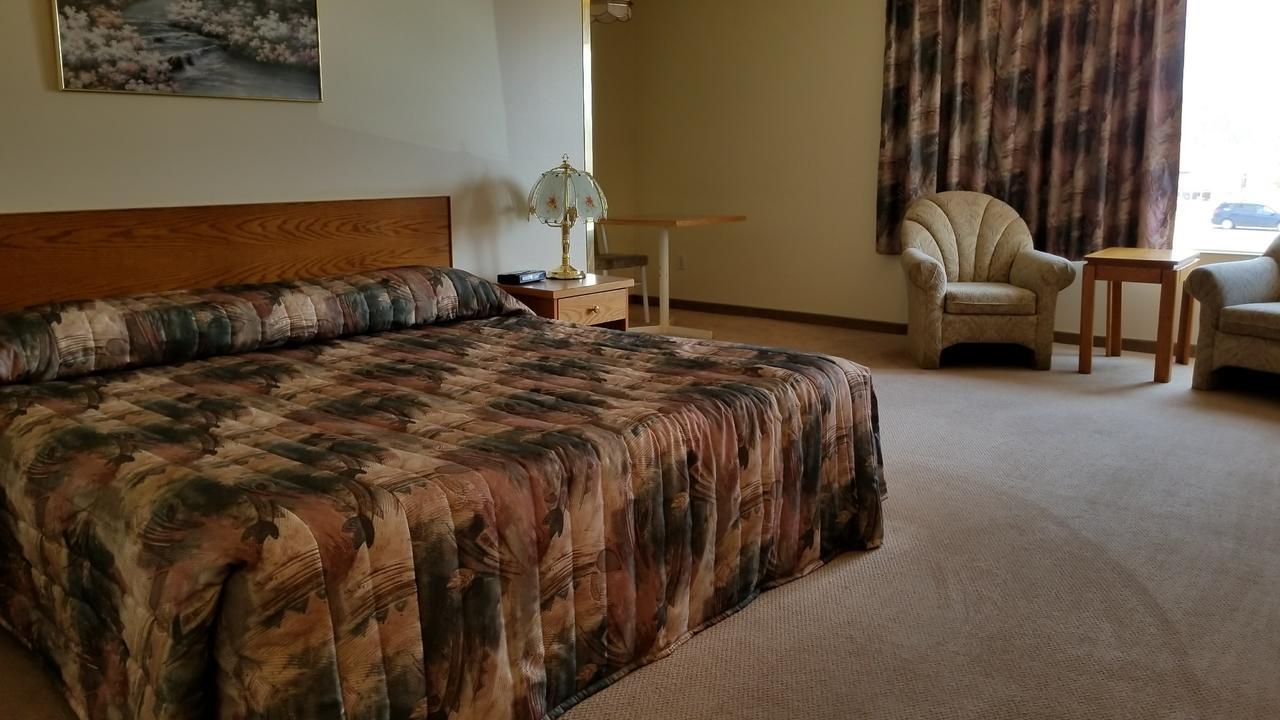 Western Budget Motel Cold Lake Экстерьер фото
