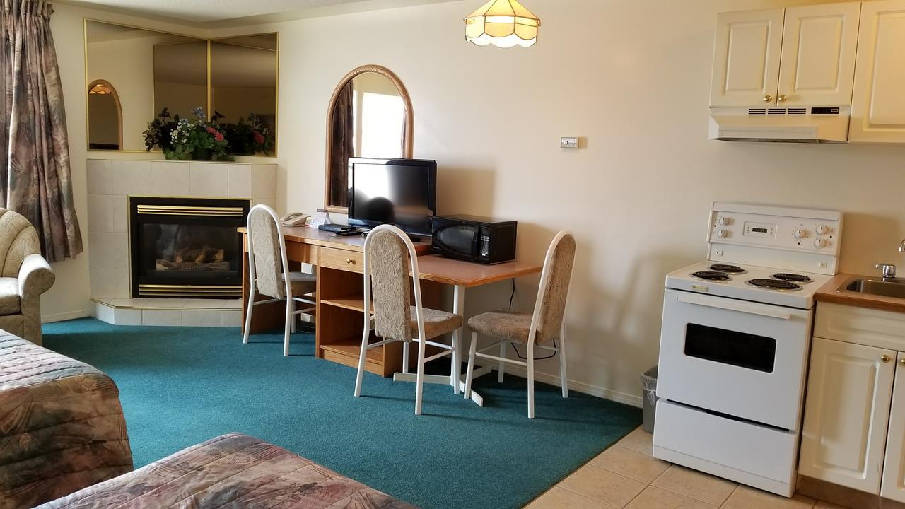 Western Budget Motel Cold Lake Экстерьер фото