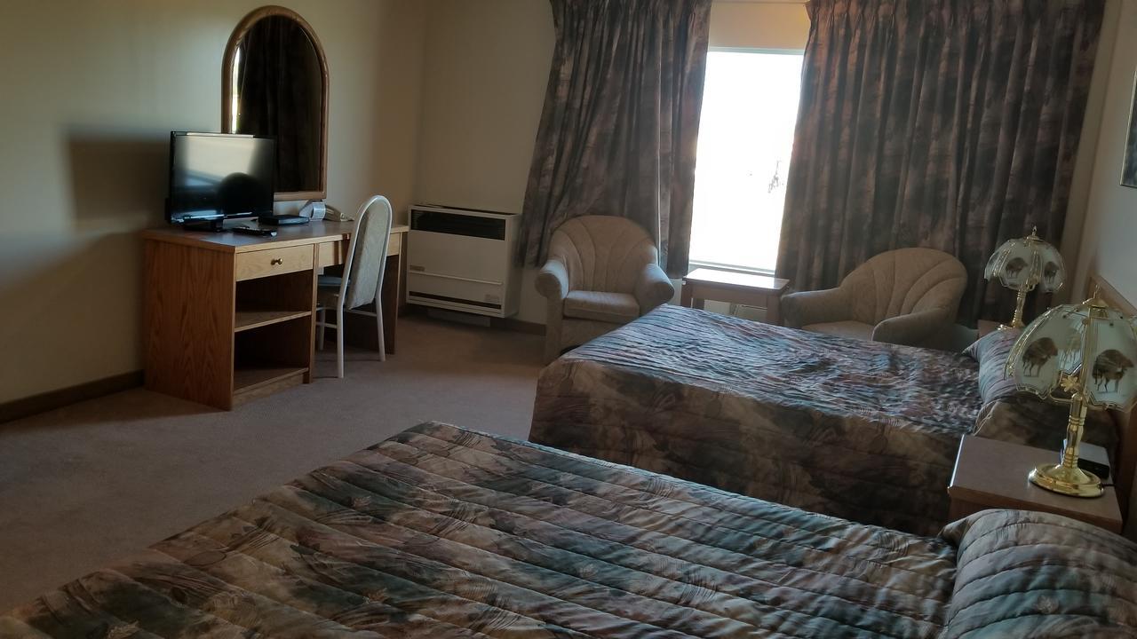 Western Budget Motel Cold Lake Экстерьер фото